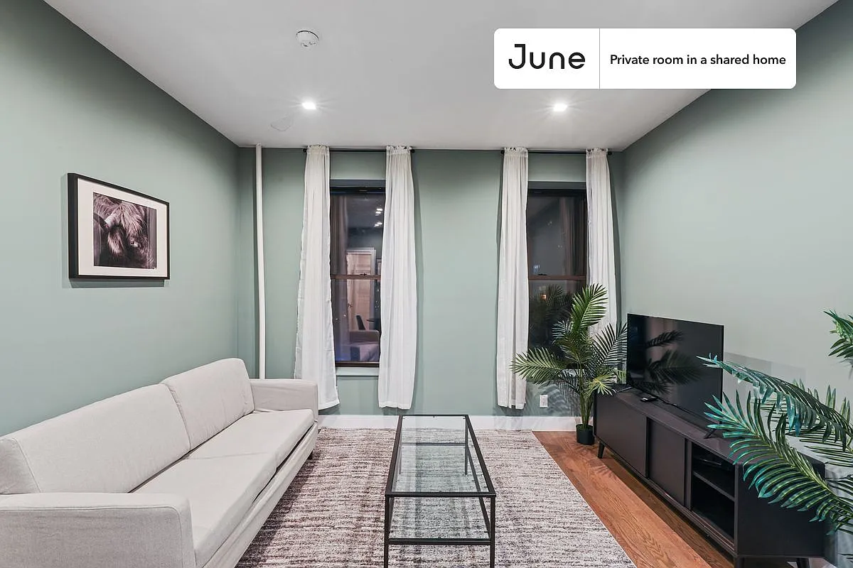 Full bedroom in 4 bed/2 bath home in West Harlem #715 B — Photo 3