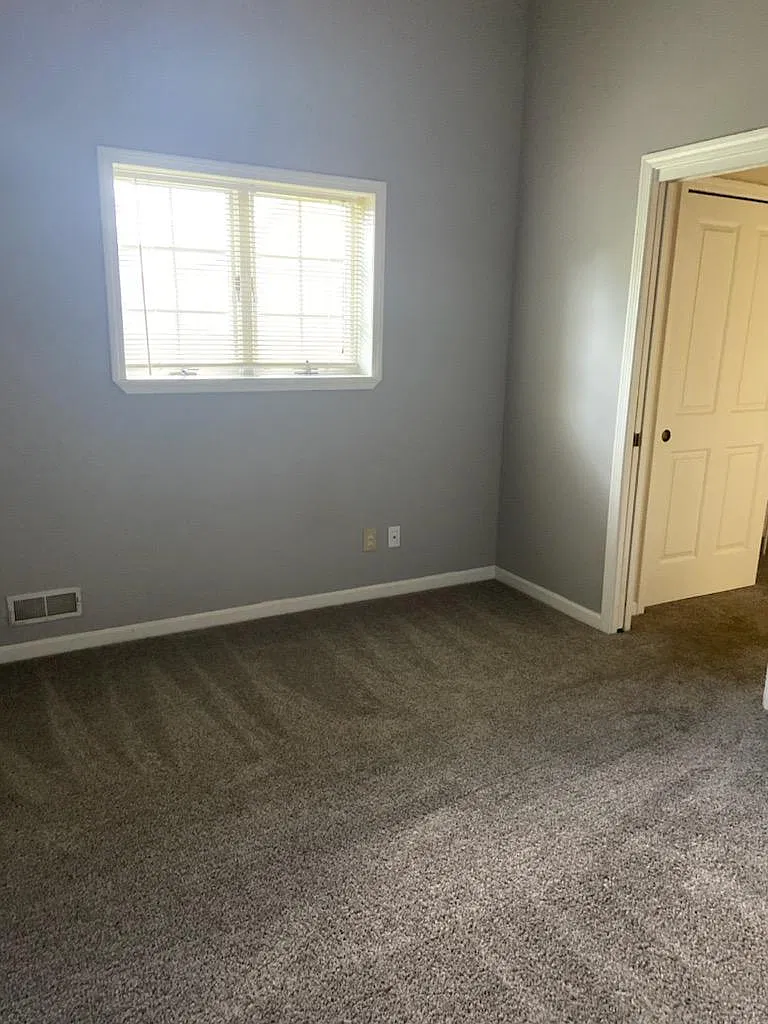 2 bed, 1100 sqft, $1,400 — Photo 3