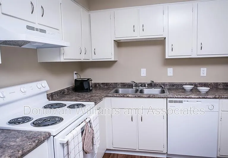 4620 Central Ave #P — Photo 3