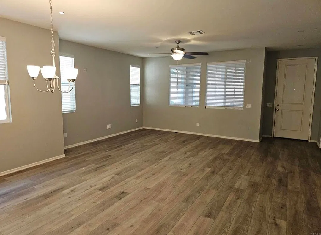 3 bed, 2.5 bath, 1587 sqft, $3,950 — Photo 3
