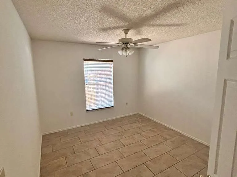2713 Palm Isle Way — Photo 13