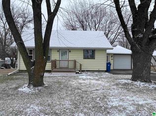 734 2nd Ave SW, Sioux Center, IA 51250