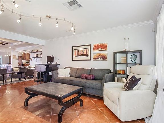 5th image of 1346 Crescent Dr
