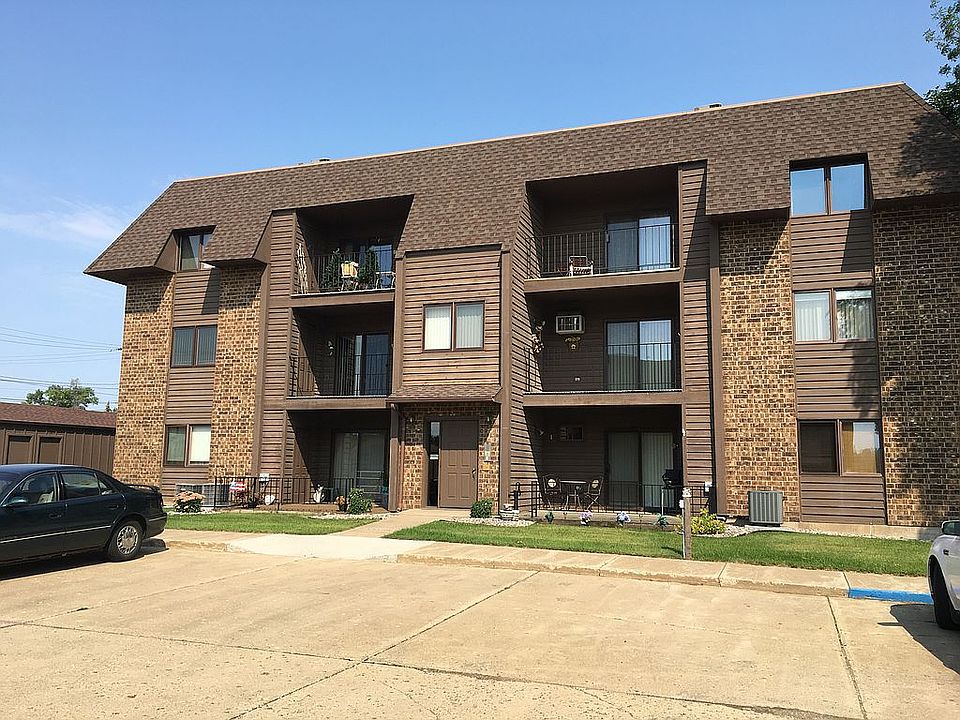 Exterior-2nd fl right side