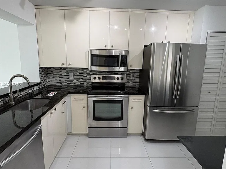 9560 Weldon Cir #J308 — Photo 6