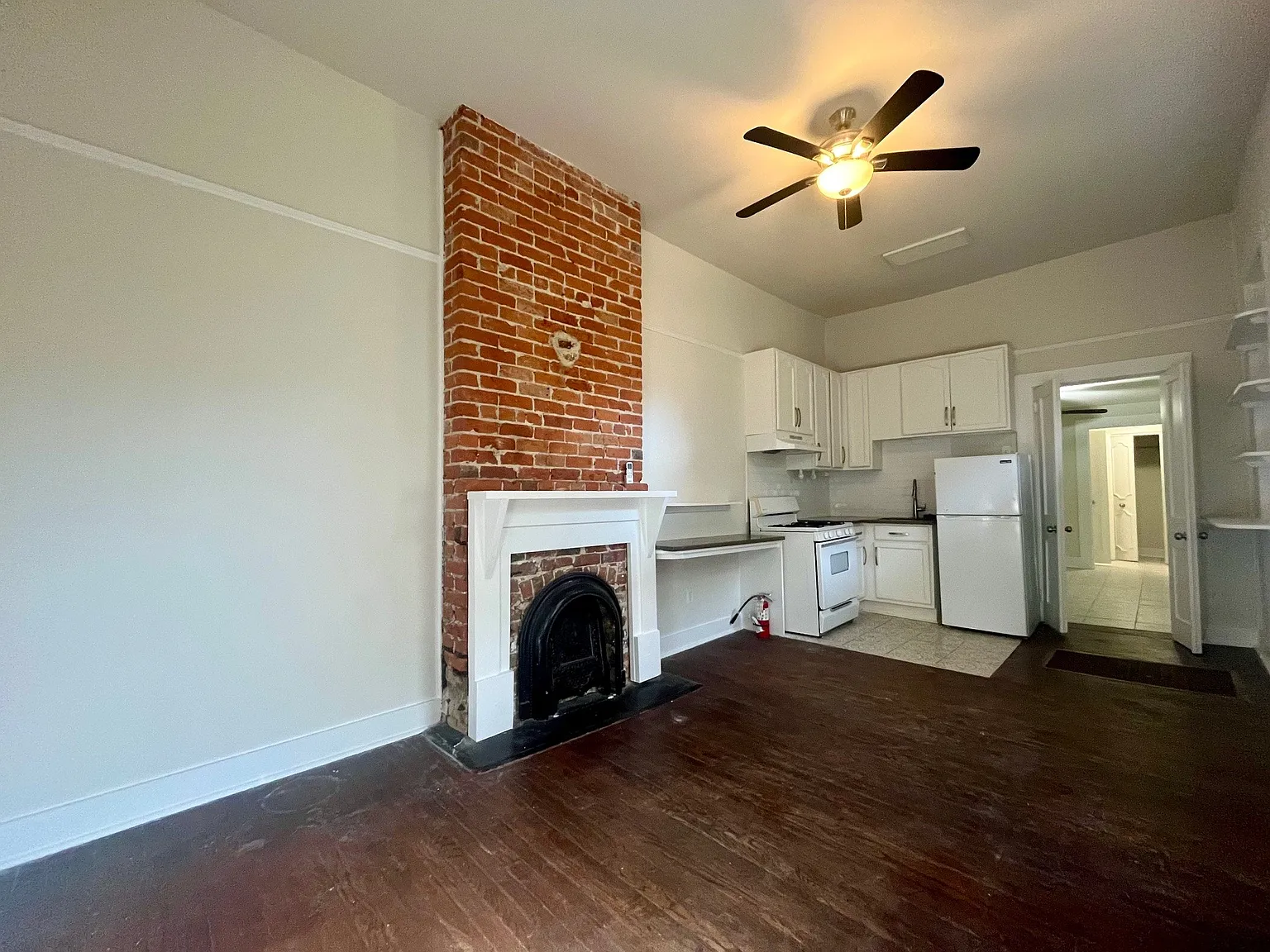 1010 3rd St — Photo 2
