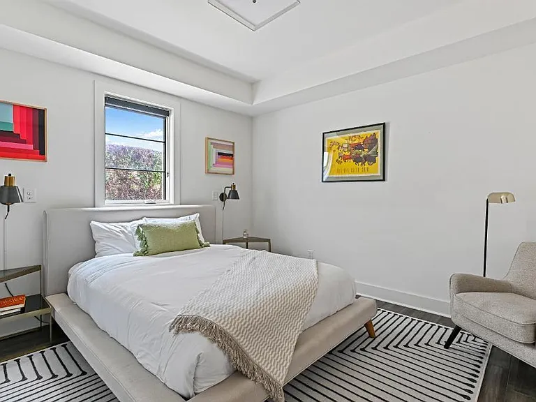 634 Bonaventure Ave NE #3 — Photo 3
