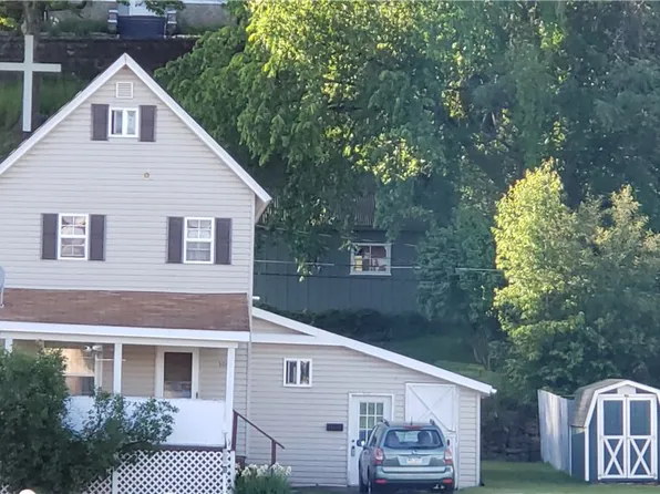 106 Clark St, Punxsutawney, PA 15767