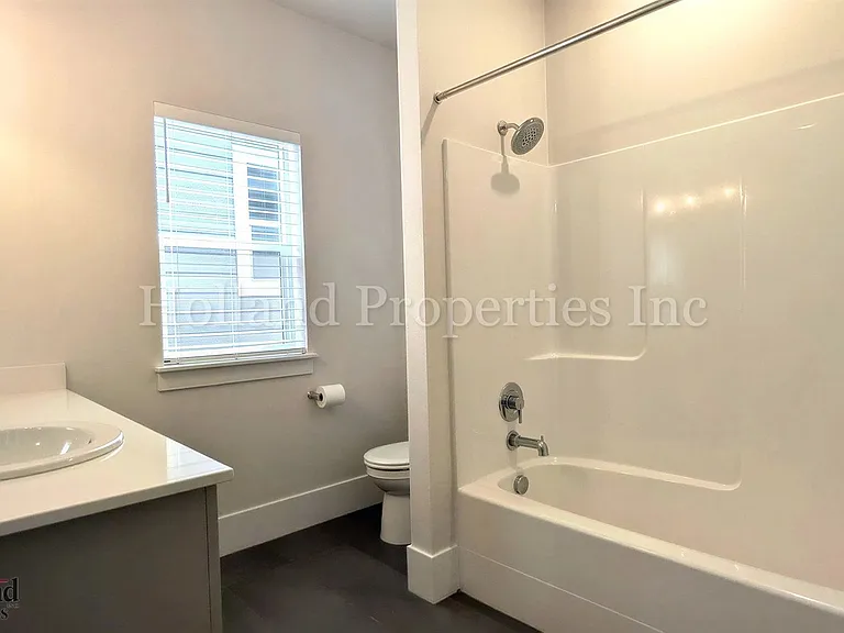 13728 SW 166th Ave — Photo 10