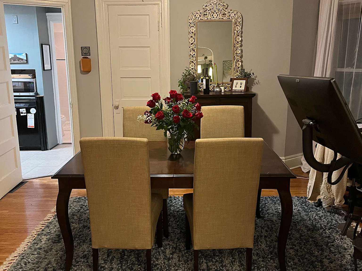 2 bed, 900 sqft, $1,500 — Photo 2