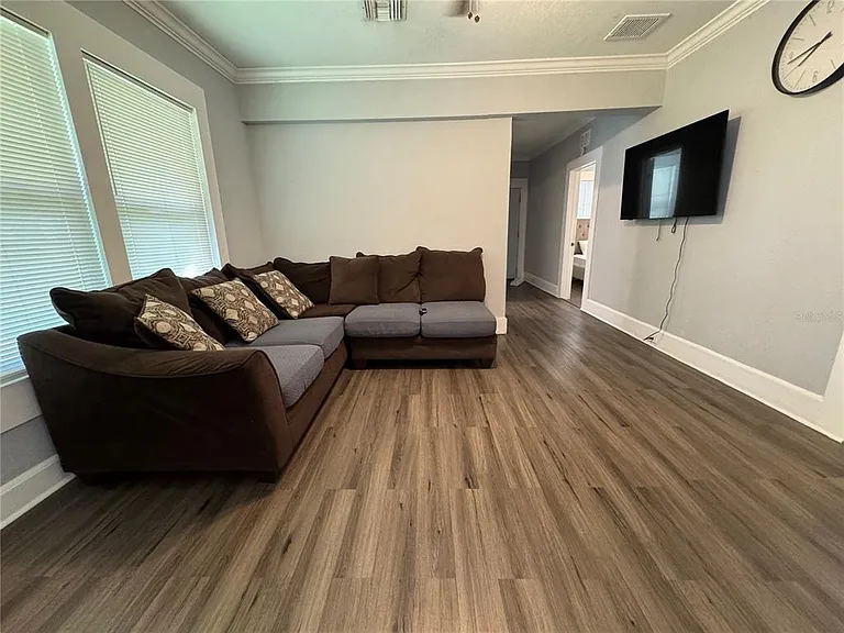 1571 S Myrtle Ave — Photo 27