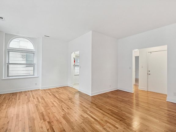 4th image of 242 S 13th St #3A