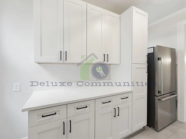 410 Eastern Ave SE — Photo 24