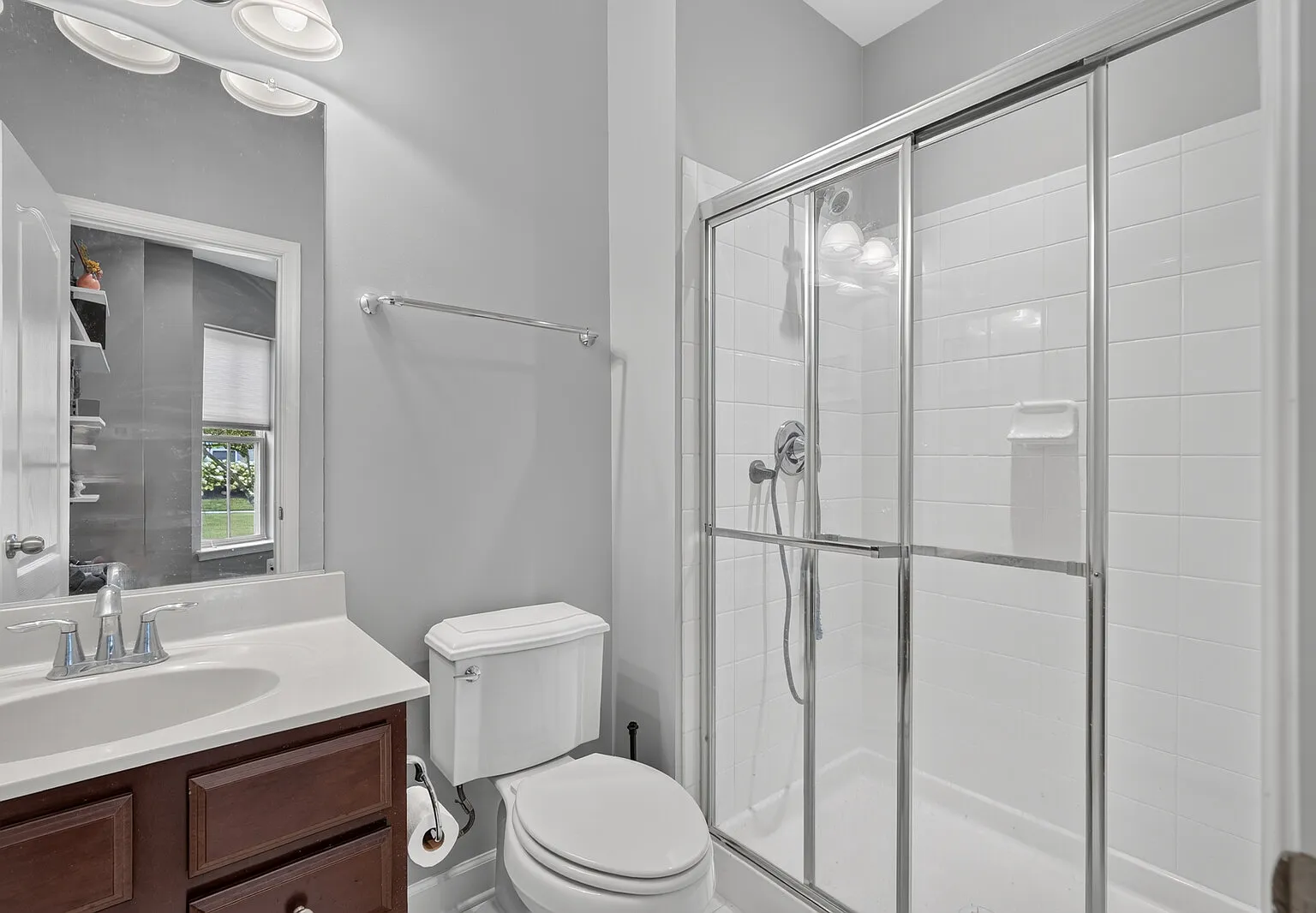 4 bed, 4.5 bath, 3327 sqft, $4,800 — Photo 4