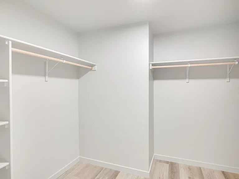 11223 W Knightsbridge Ct — Photo 15