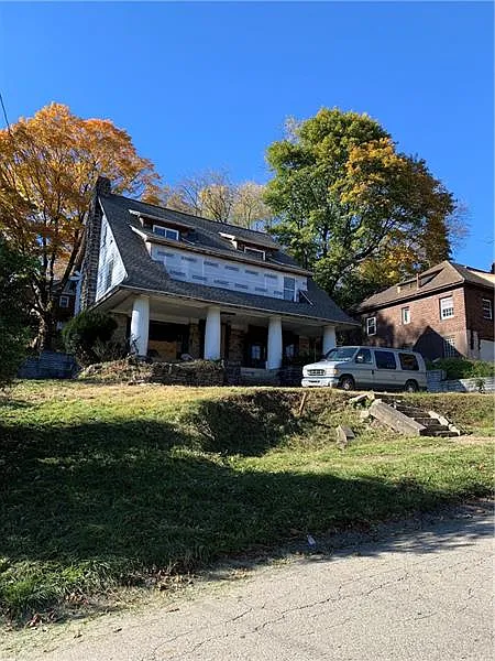 52 Overbrook Rd photo 1