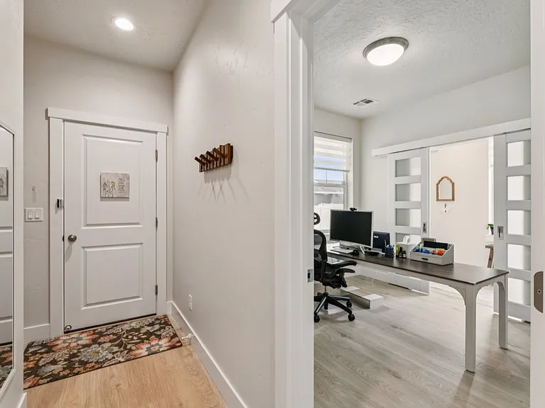 mud room