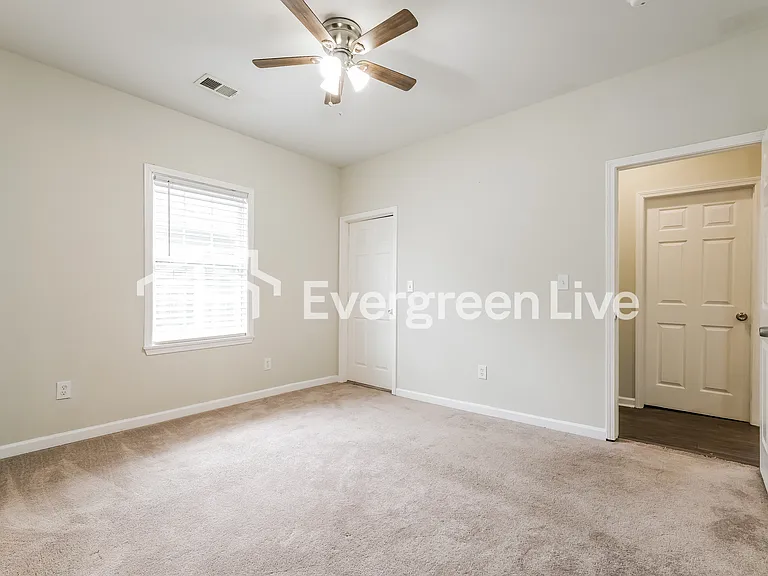 1596 Jonesboro Rd SE — Photo 10