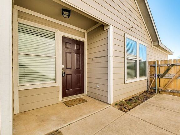 4th image of 1465 Pine Ln