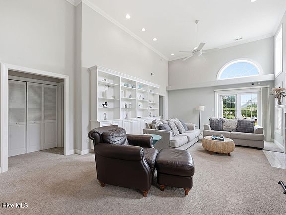 3rd image of 215 Brandywine Place Drive