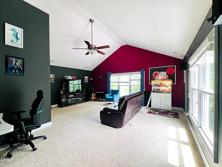 1073 Gold Rock Ln — Photo 29