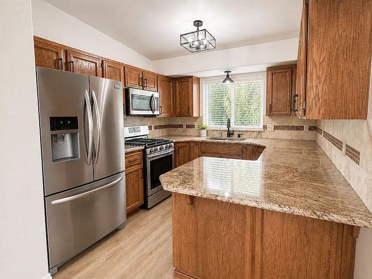 8381 W Oregon St — Photo 6