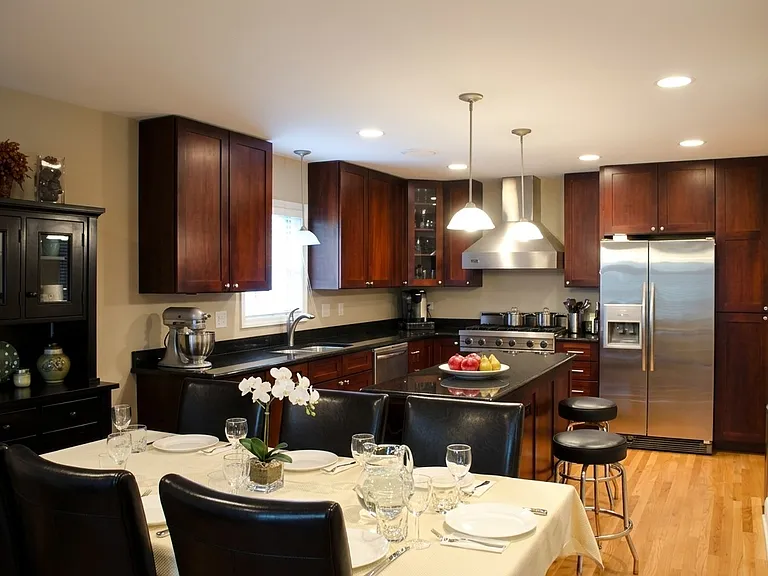 2534 N Marshfield Ave #1 — Photo 2