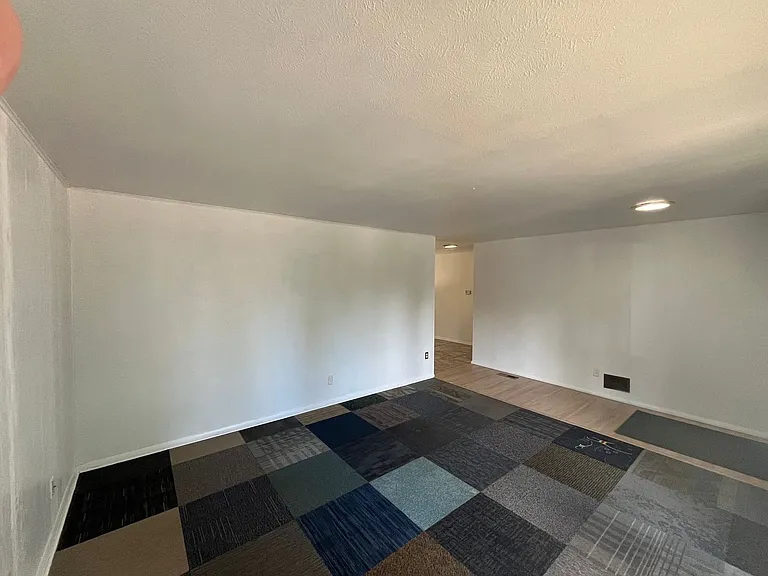 12372 E 30th Ave — Photo 2