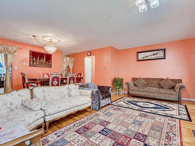 7 Buttonwood Dr — Photo 7