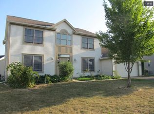 26693 Amberwood Dr, Perrysburg, OH 43551