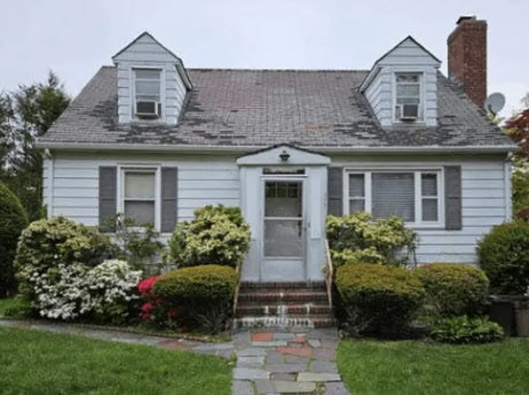 119 Fowler Ave, Yonkers, NY 10701