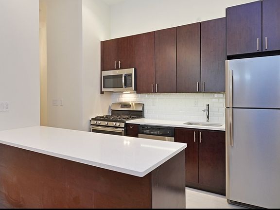 4th image of 114 E 13th St APT 4C