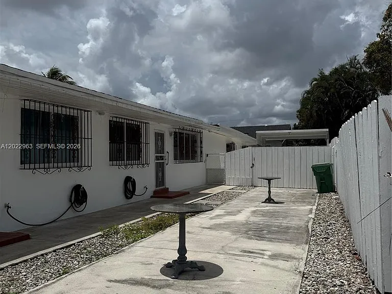 1046 NW 33rd Ave #BACK — Photo 25