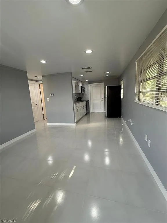 2 bed, 1.0 bath, 636 sqft, $1,800 — Photo 2