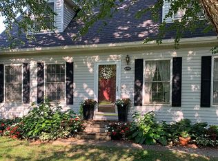 16997 Perry Rd, Haslett, MI 48840