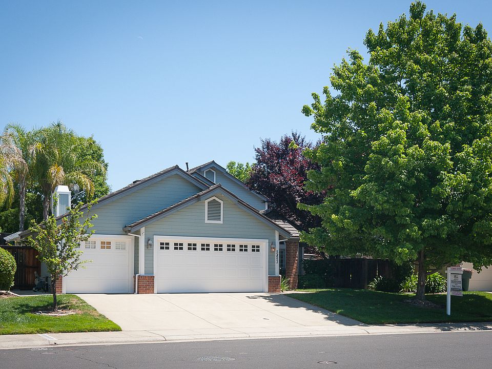1st image of 2851 Courtside Dr