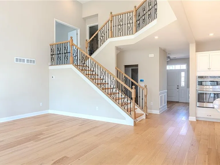 8040 Scenic Ridge Way — Photo 13