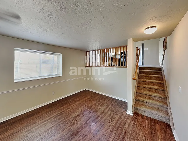 360 W 1900 S — Photo 4