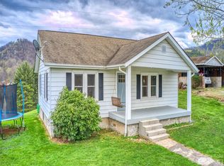 215 Haynes Cv, Clyde, NC 28721