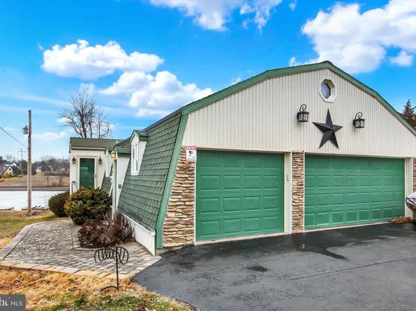 627 Heritage Dr, Gettysburg, PA 17325