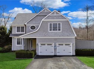 16 Hemlock Rdg, New Milford, CT 06776
