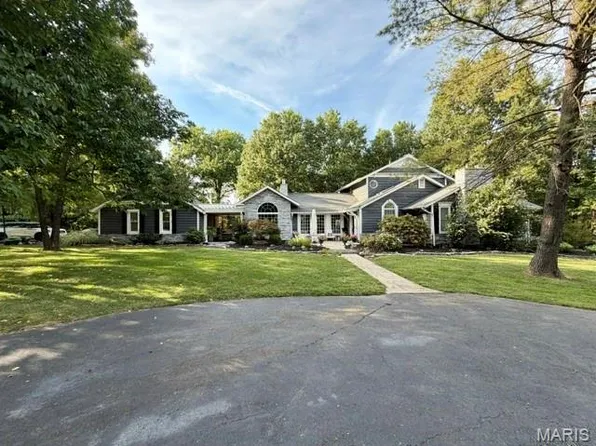 6020 Lafayette Dr, Weldon Spring, MO 63304