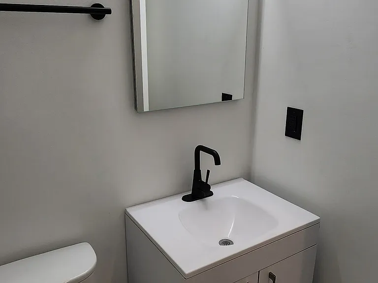 2110 Twin Ave #A — Photo 11