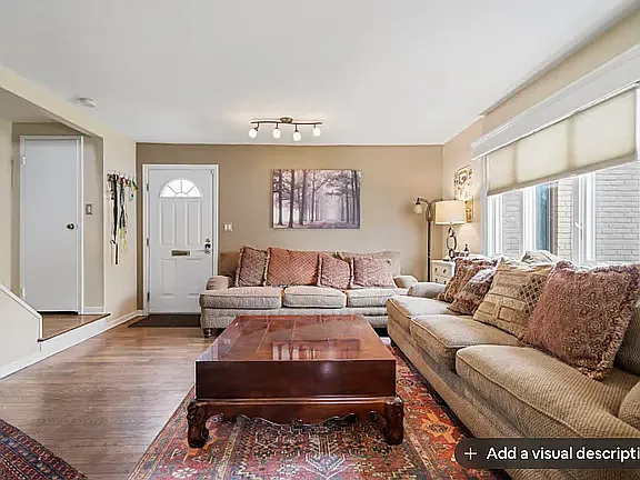 2 bed, 908 sqft, $1,800 — Photo 2