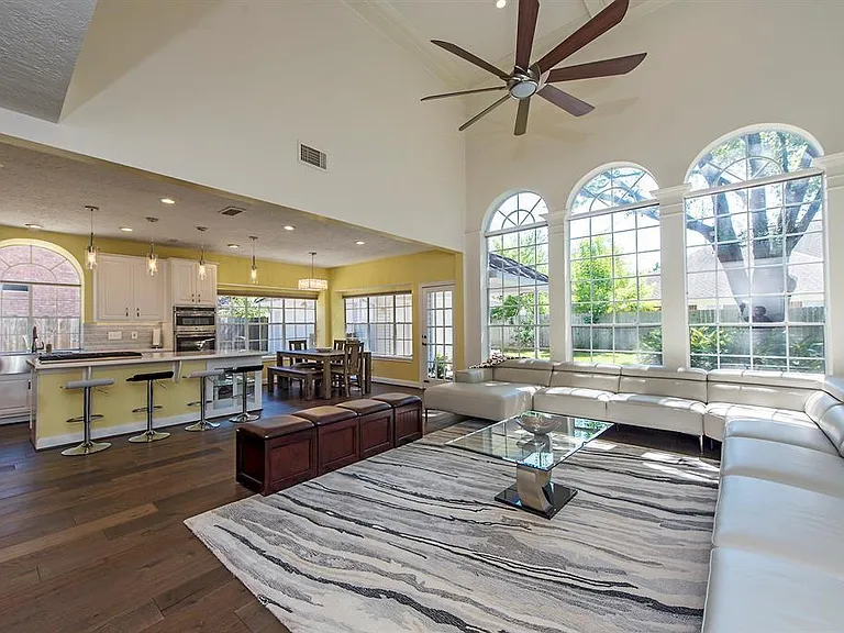 14111 Manderly Dr — Photo 3
