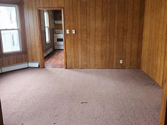 4th image of 66 Eastwood Ave #1