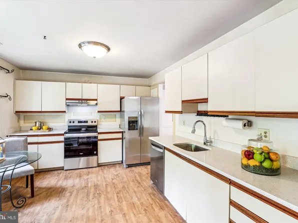 1528 Winterberry Dr, Arnold, MD 21012