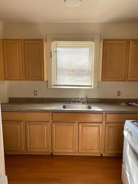 3 bed, 1175 sqft, $2,850 — Photo 3