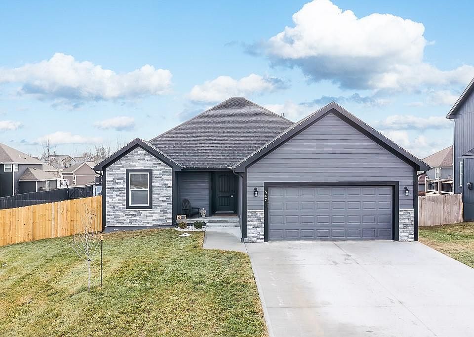 947 N Cottonwood Ct, Tonganoxie, KS 66086 | Zillow