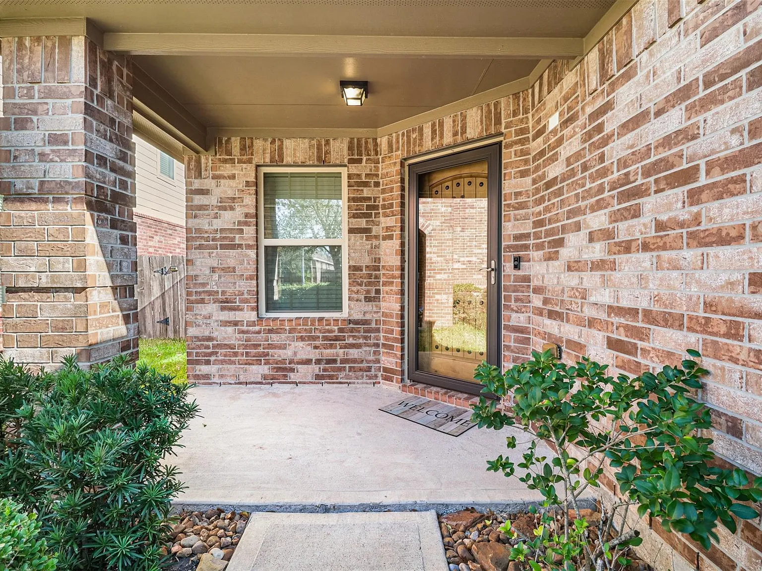 3 bed, 2.0 bath, 1466 sqft, $3,700 — Photo 4